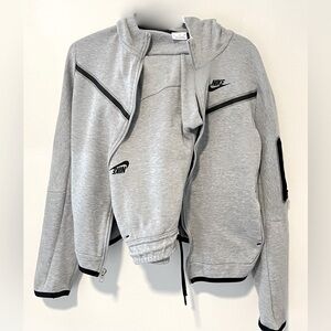 Boys Nike Tech Fleece Set